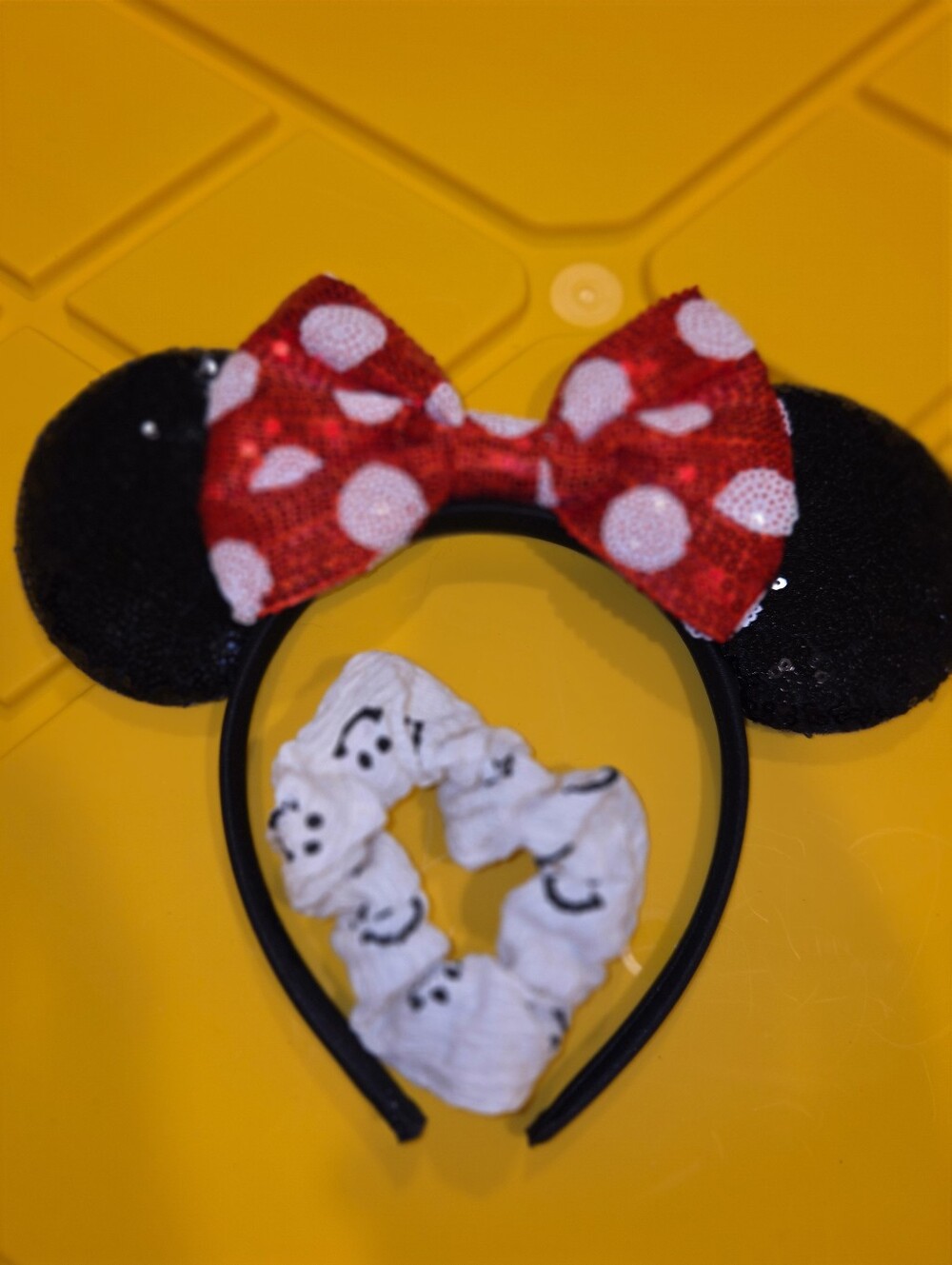 Minimouse ears with ghost Scrunchy